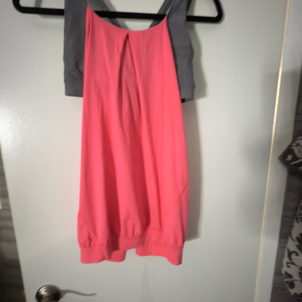 Lululemon women No Limit Tank Racerback Built In Bra Gray Pink Size 4